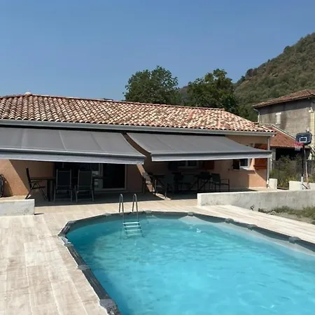 Dans Les Pyrenees -option Piscine En Ete *