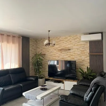 Feriehus Dans Les Pyrenees -option Piscine En Ete *