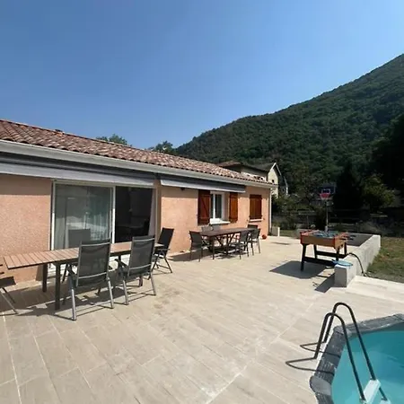 Dans Les Pyrenees -option Piscine En Ete * Chaum