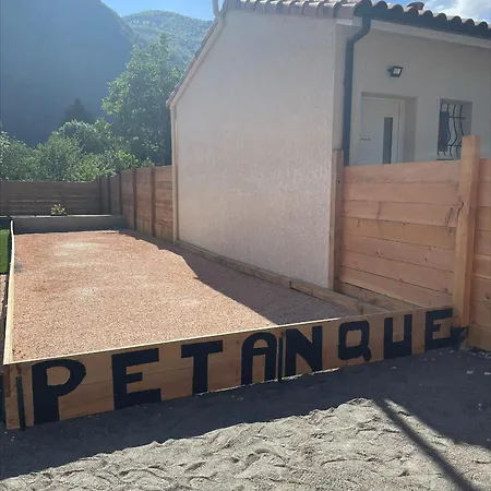Feriehus Dans Les Pyrenees -option Piscine En Ete Chaum