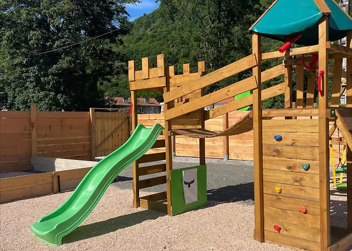 Dans Les Pyrenees -option Piscine En Ete Nyaraló *