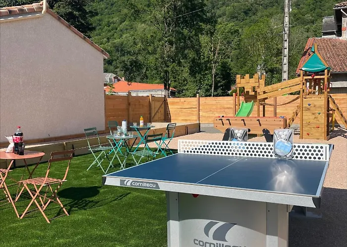 Dans Les Pyrenees -option Piscine En Ete Nyaraló Chaum